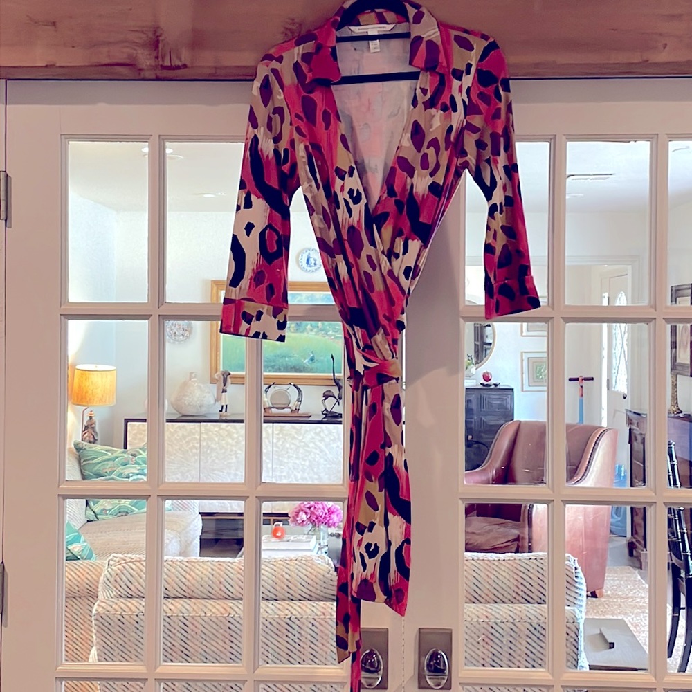 Diane Von Furstenberg DVF wrap dress women’s size 10